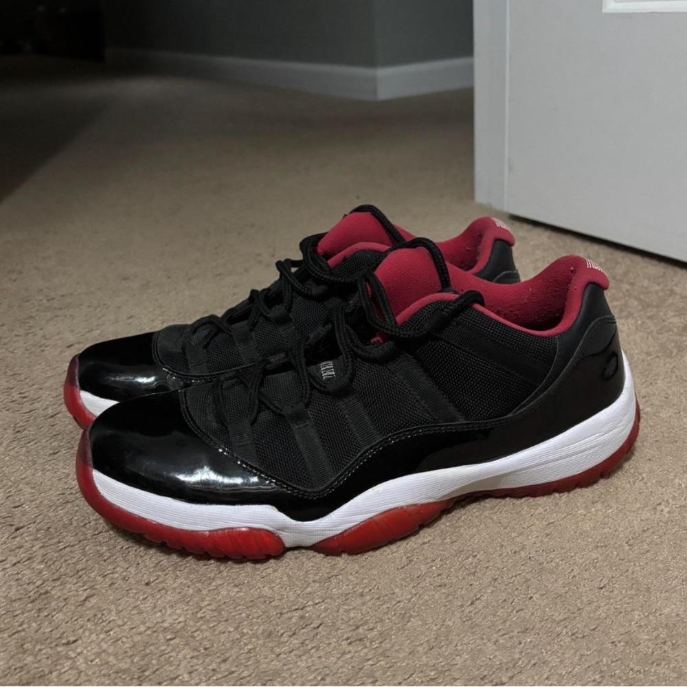 Men Jordan 11 Bred